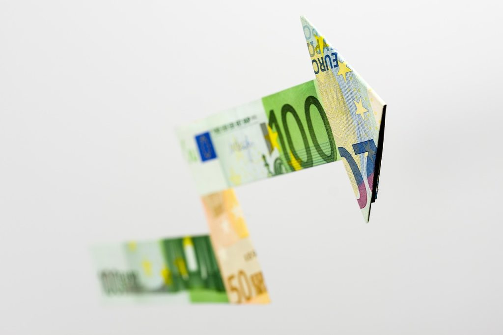 Upward arrow made of euro