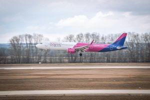 Wizzair airplane