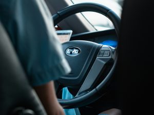 BYD načrtuje, da bo do leta 2030 polovico avtomobilov prodajal v tujini