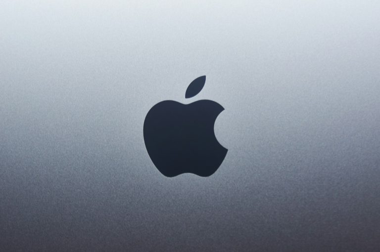 Apple logo on silver background