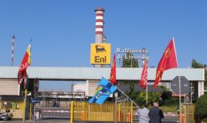 Energetski velikan Eni kaznovan zaradi zlorabe položaja na trgu biorazgradljivih vrečk
