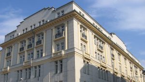 Fiskalni svet: Rast plač presega gospodarsko rast