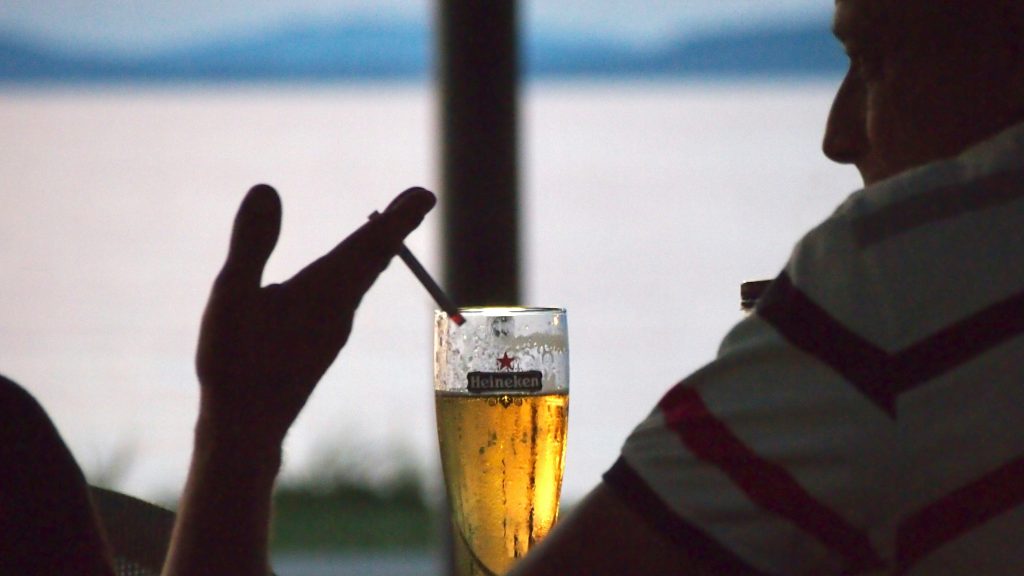 Pivo in cigareta