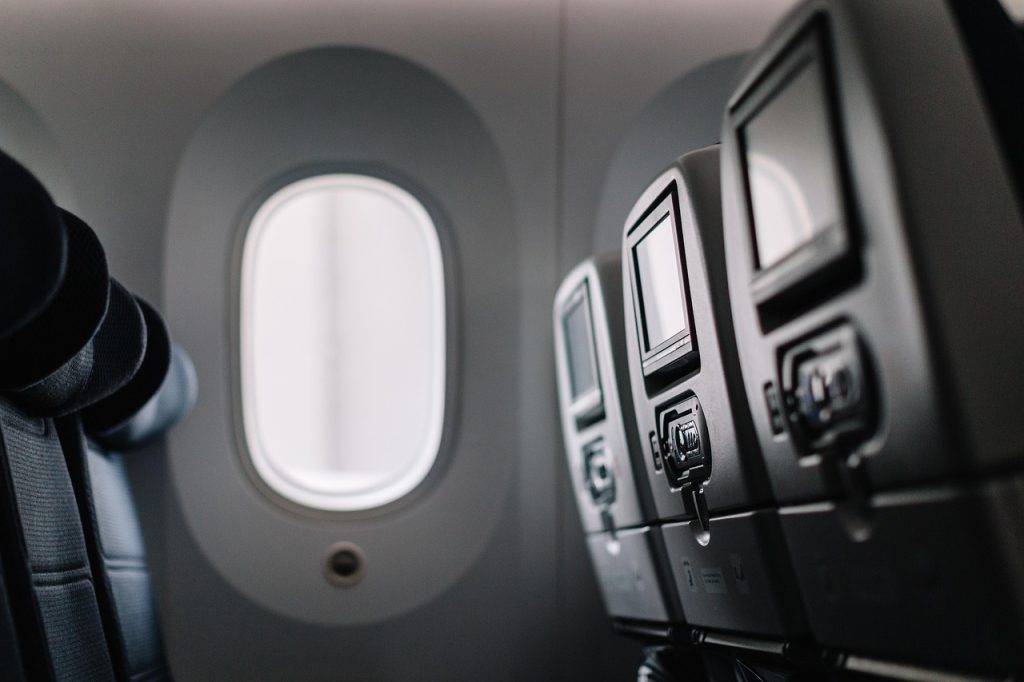 Plane seat row