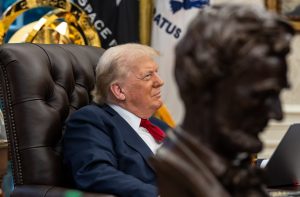 Trump naznanil več kot 90 milijard dolarjev naložb v umetno inteligenco in energetski sektor