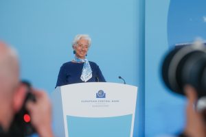 ECB po sedmih rezih začasno zadržala obrestne mere