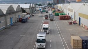 Rast blagovne menjave s tujino, nižji izvoz v države Evropske unije