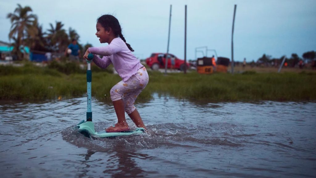 Tuvalu, otrok, poplave, podnebne spremembe