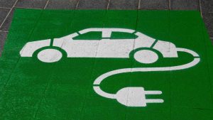 Evropa pospešuje razvoj omrežja za polnjenje električnih vozil