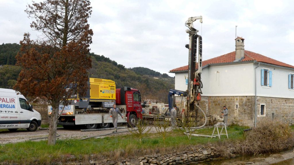 Vrtina, geotermalna voda