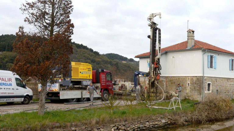 Vrtina, geotermalna voda