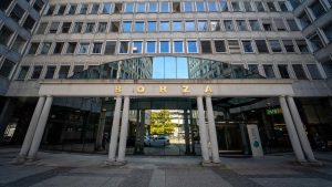 Indeks SBI TOP v rdečem, Petrol izstopa s padcem