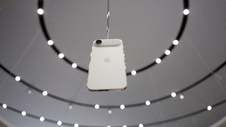 iPhone 17