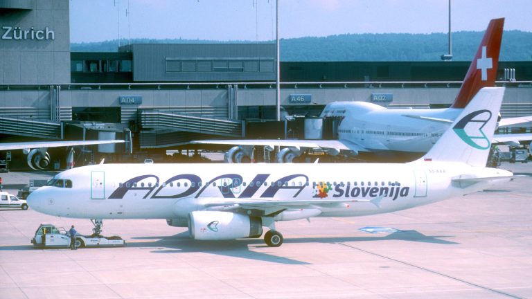 Adria Airways, letalska družba, Slovenija