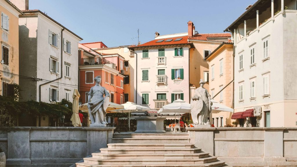 Piran, apartma, gostilna, trg, Slovenija