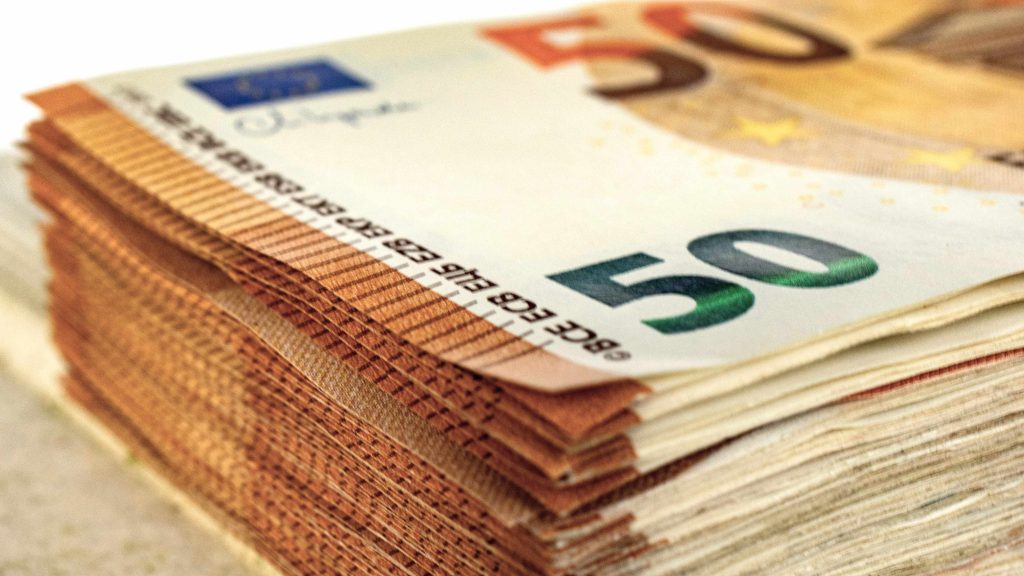 denar, evro, finance