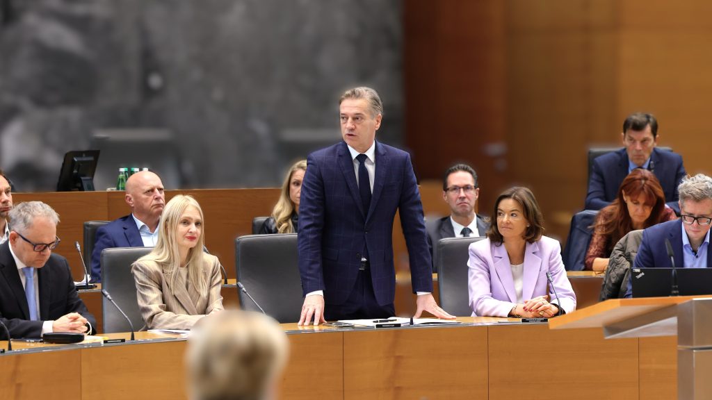 Robert Golob, državni zbor