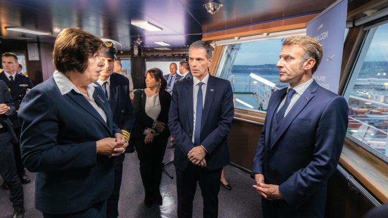 Luka Koper, Macron, Francija