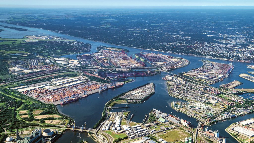 Pristanišče Hamburg, znano kot nemška “vrata v svet”, je po obsegu največje morsko pristanišče v državi. Foto: HHLA