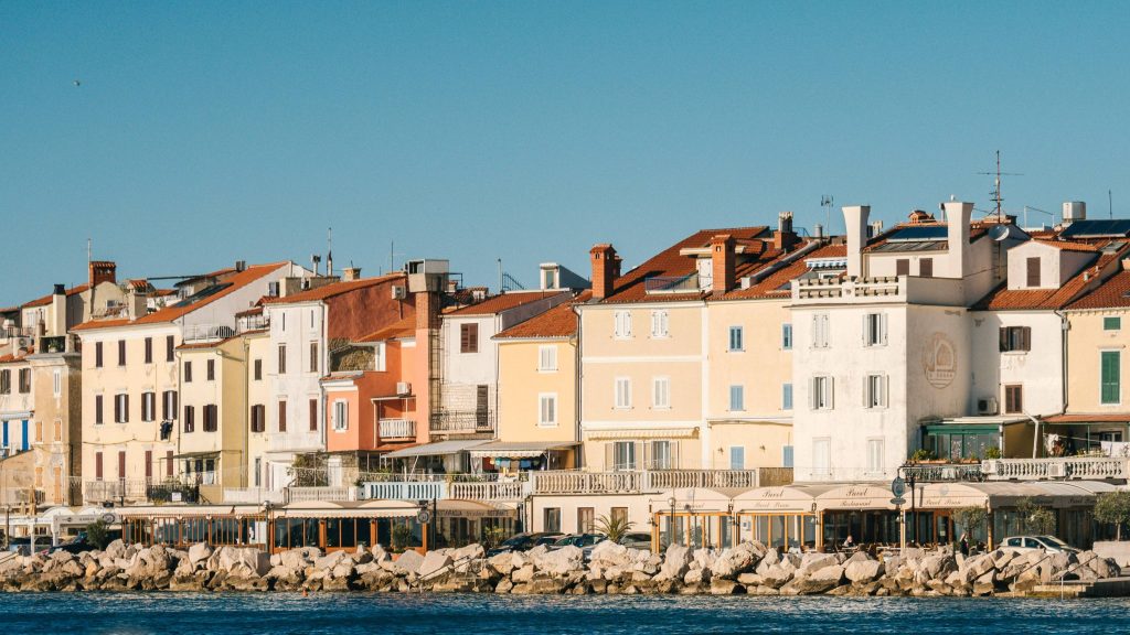 Piran, obala, Slovenija