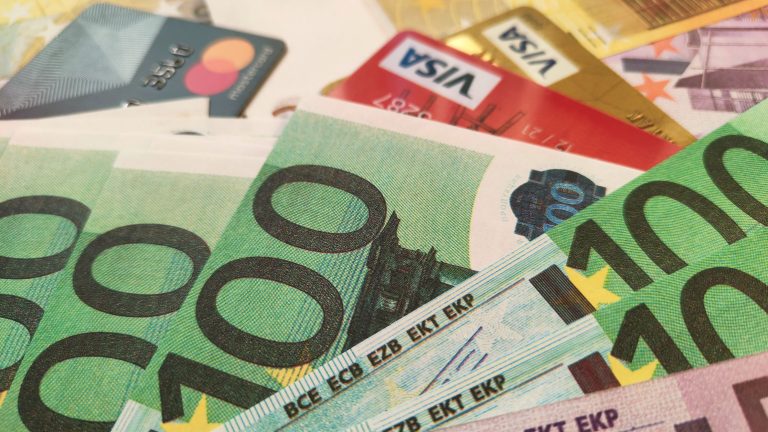 denar, plačilo, evro, kartica, banke