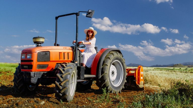 kmetijsa, traktor, kmetijstvo, pridelek