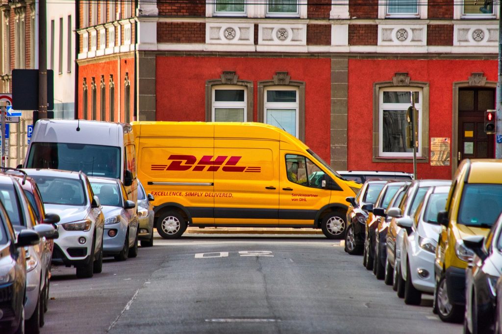 Dostava, DHL, pošta
