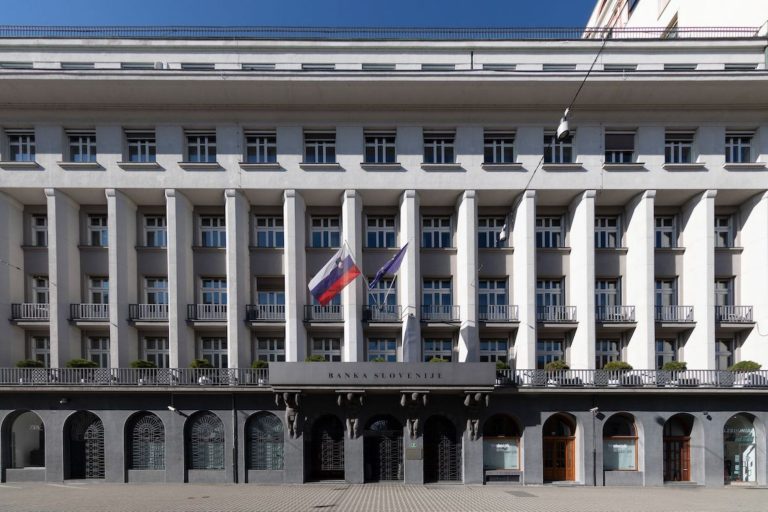 Moody’s dvignil Slovenijo na A2 in jo prvič uvrstil pred Slovaško