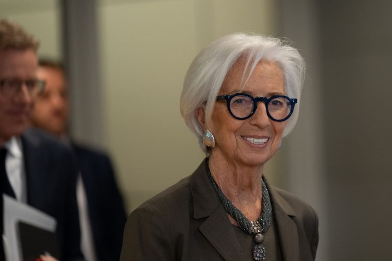 ECB odpira evro za ves svet z novo repo linijo za 50 milijard evrov