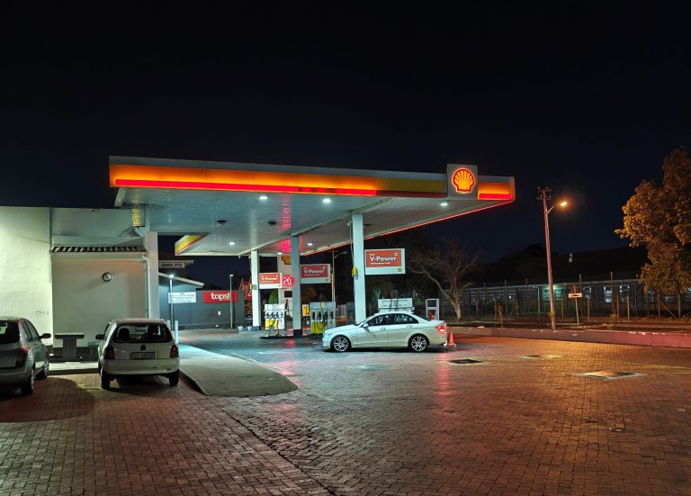 Rotterdam ta teden dizlu dodal 43 odstotkov, slovensko usklajevanje v torek