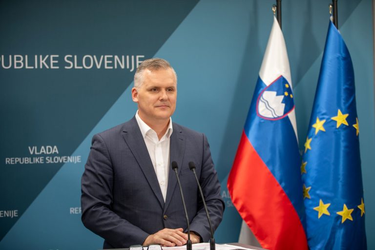 Dizel bo od 24. marca dražji za 12 centov na liter, vlada trošarino znižuje na minimum