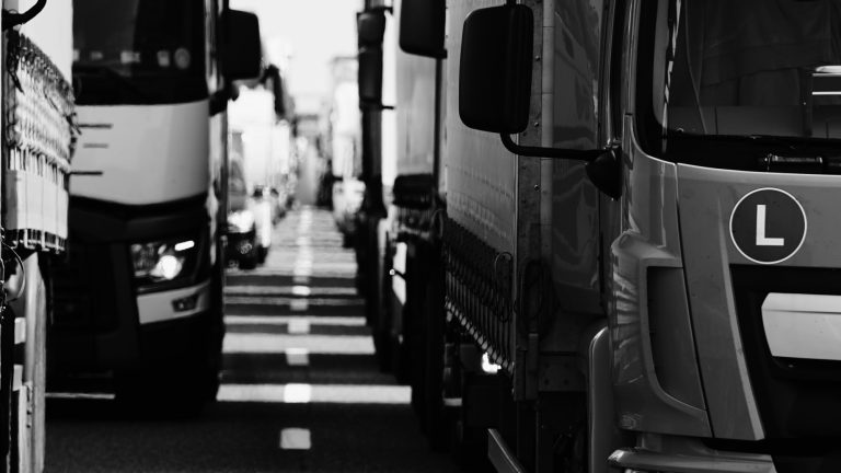 tovornjaki, zastoj, kolona