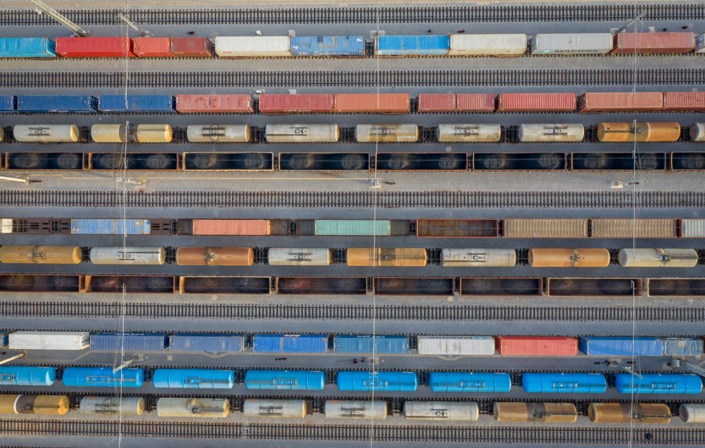 vlaki, tovor, luka koper, promet, uvoz, izvoz
