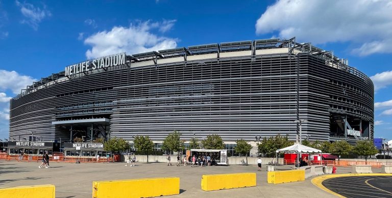 Cene vstopnic za SP 2026 skočile na 10.990 dolarjev, FIFA pričakuje 11 milijard prihodkov