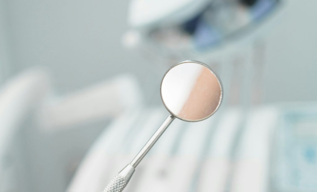 zobozdravnik, ogledalo, zdravstvo, koncesije