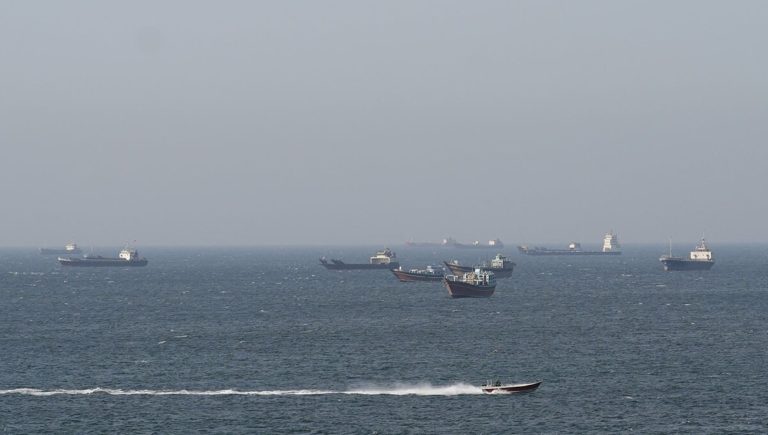 Nafta na fizičnem trgu že pri 150 dolarjih, Evropa pa vse težje najde sodček za svoje rafinerije