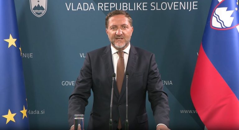 Slovenskim podjetjem in gospodinjstvom grozi višji davčni pritisk, če proračunski primanjkljaj preseže tri odstotke BDP