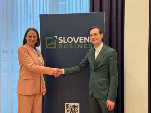 Tamara-Zajec-Balazic_Domen-Prevc__FitMaxWzIwMDAsMjAwMCwiMGVjY2YzYTA1OCJd