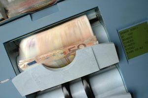 plače, denar, evro, bankomat
