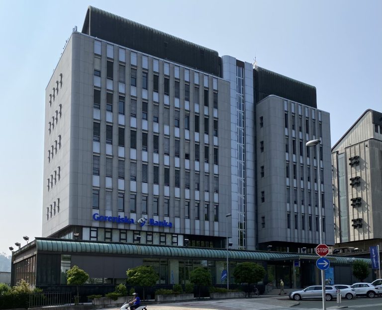 Srbski lastnik Gorenjske banke vabi vlagatelje s 150 milijoni evrov novega dolga