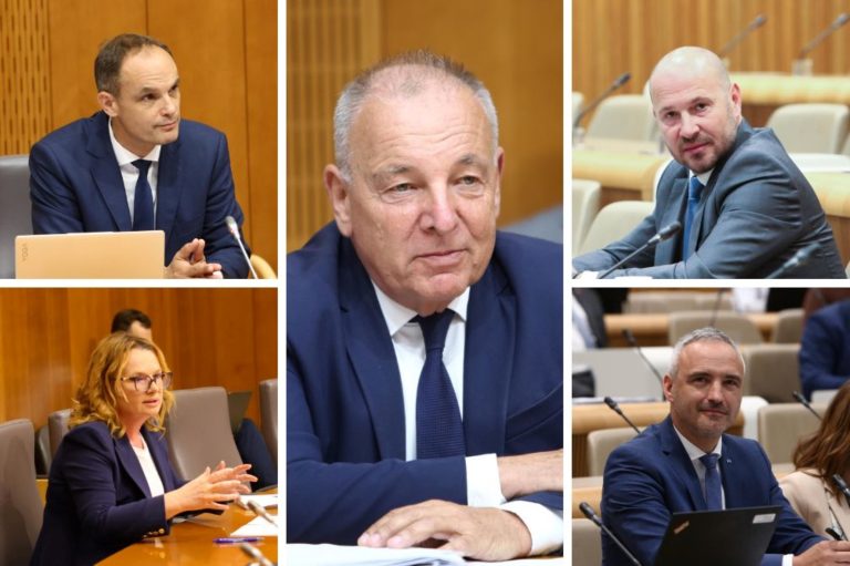 Ministri prevzemajo gospodarstvo v času počasnejše rasti in 46 milijard evrov dolga