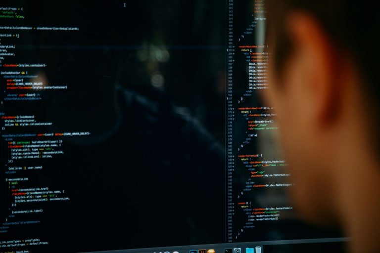 Slovenski programerji ostajajo iskani kljub 80.000 odpuščanjem v tehnologiji