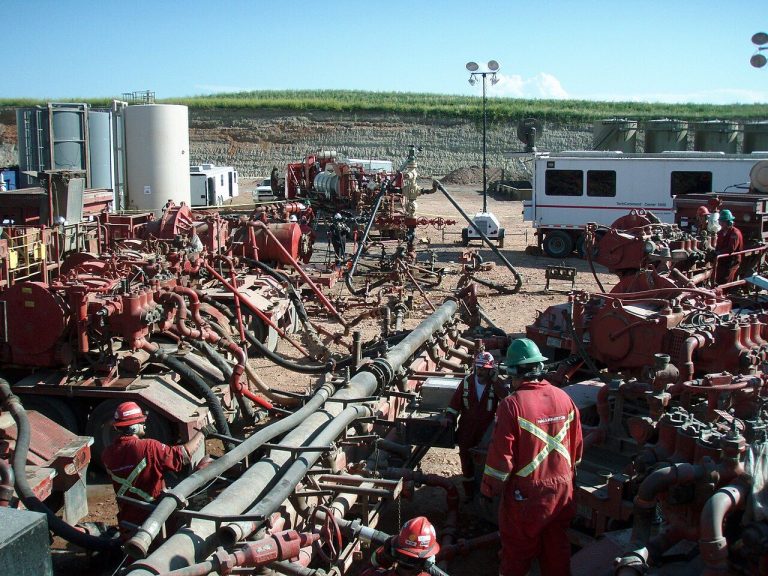Slovenija zmagala: arbitražni tribunal zavrnil 600 milijonov evrov težko tožbo zaradi prepovedi frackinga