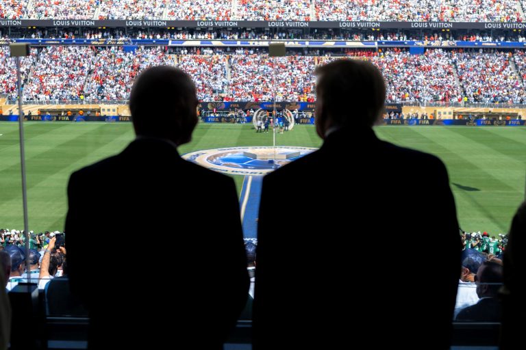 FIFA želi ustvariti podjetje in del tega tudi prodati: UEFA opozarja, da nogomet ni naprodaj