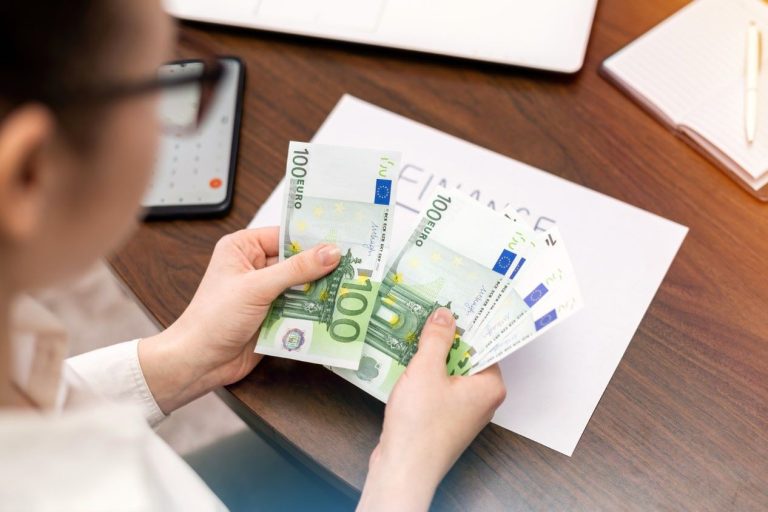 Posojila za mala in srednja podjetja: 127 milijonov evrov za ugodnejše financiranje z državno garancijo
