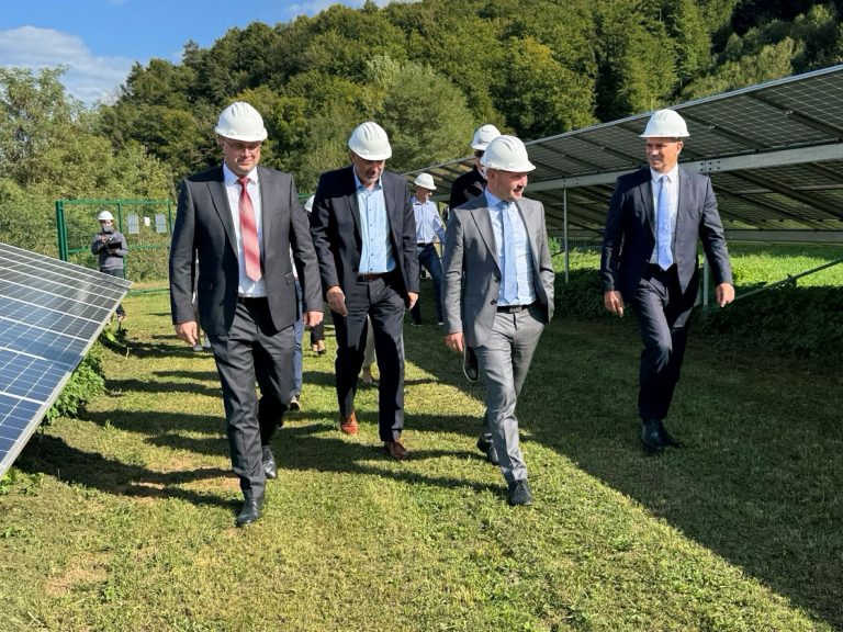 Plin na borzi dražji za 120 odstotkov, Vrtovec napoveduje zgornjo ceno
