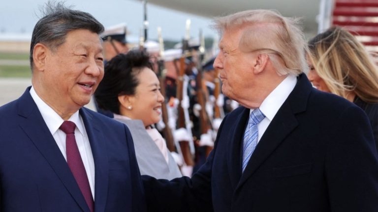 Trump in Ši o nižjih carinah za 30 milijard, EU ostaja zunaj
