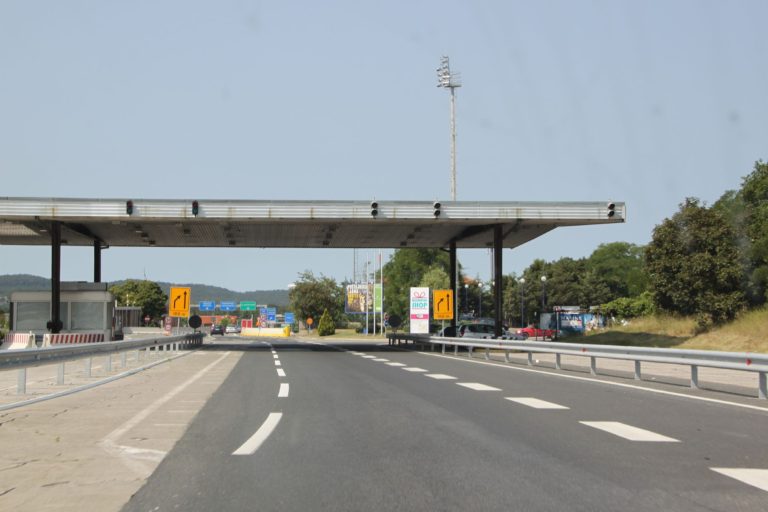 Konvencija odloča, kdo sme obdavčiti dohodek. Od januarja ne odloča več, kdo zanj izve