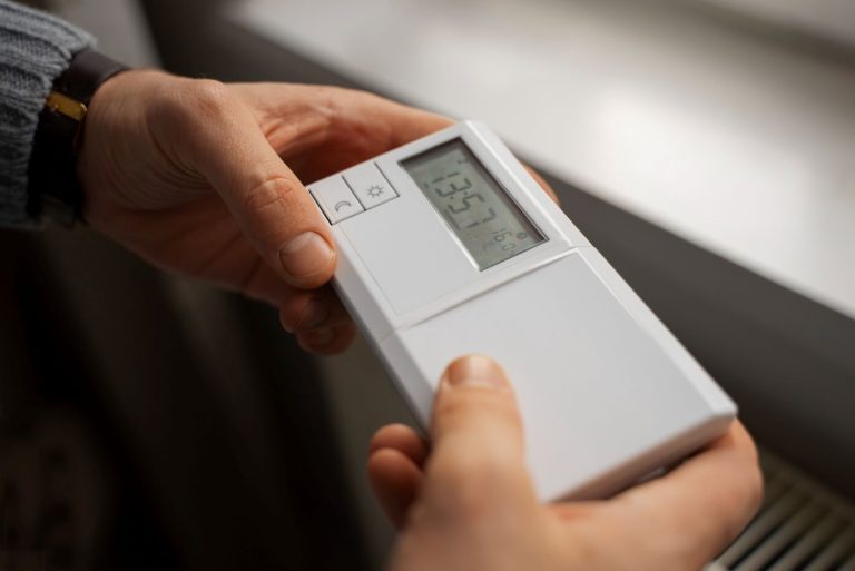 40 odstotkov več omrežnine za gospodinjstva s sončno elektrarno, dva dobavitelja od nedelje dražita plin