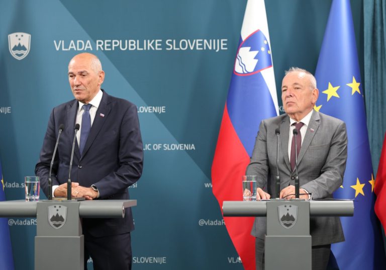 Kadrovski načrti ne zajemajo večine javnih zavodov, kjer dela 80 odstotkov javnih uslužbencev